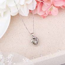 Load image into Gallery viewer, Women&#39;s Glowing Heart Stone Pendant Necklace