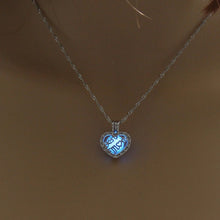 Load image into Gallery viewer, Women&#39;s Glowing Heart Stone Pendant Necklace