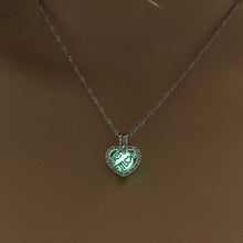 Load image into Gallery viewer, Women&#39;s Glowing Heart Stone Pendant Necklace