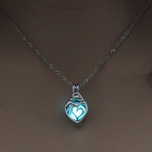 Load image into Gallery viewer, Women&#39;s Glowing Heart Stone Pendant Necklace