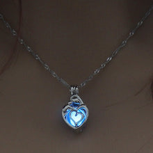 Load image into Gallery viewer, Women&#39;s Glowing Heart Stone Pendant Necklace