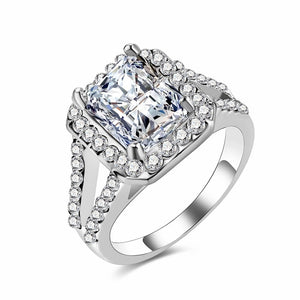 Luxury Zircon Engagement Ring