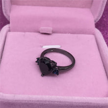 Load image into Gallery viewer, Women&#39;s Black Heart Crystal Ring