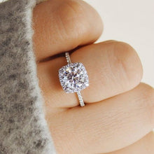 Load image into Gallery viewer, Women&#39;s Trendy Crystal Engagement Ring